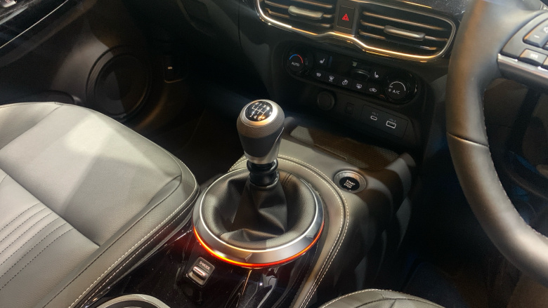 Nissan Juke 1.0 DiG-T Tekna 5dr Petrol Hatchback